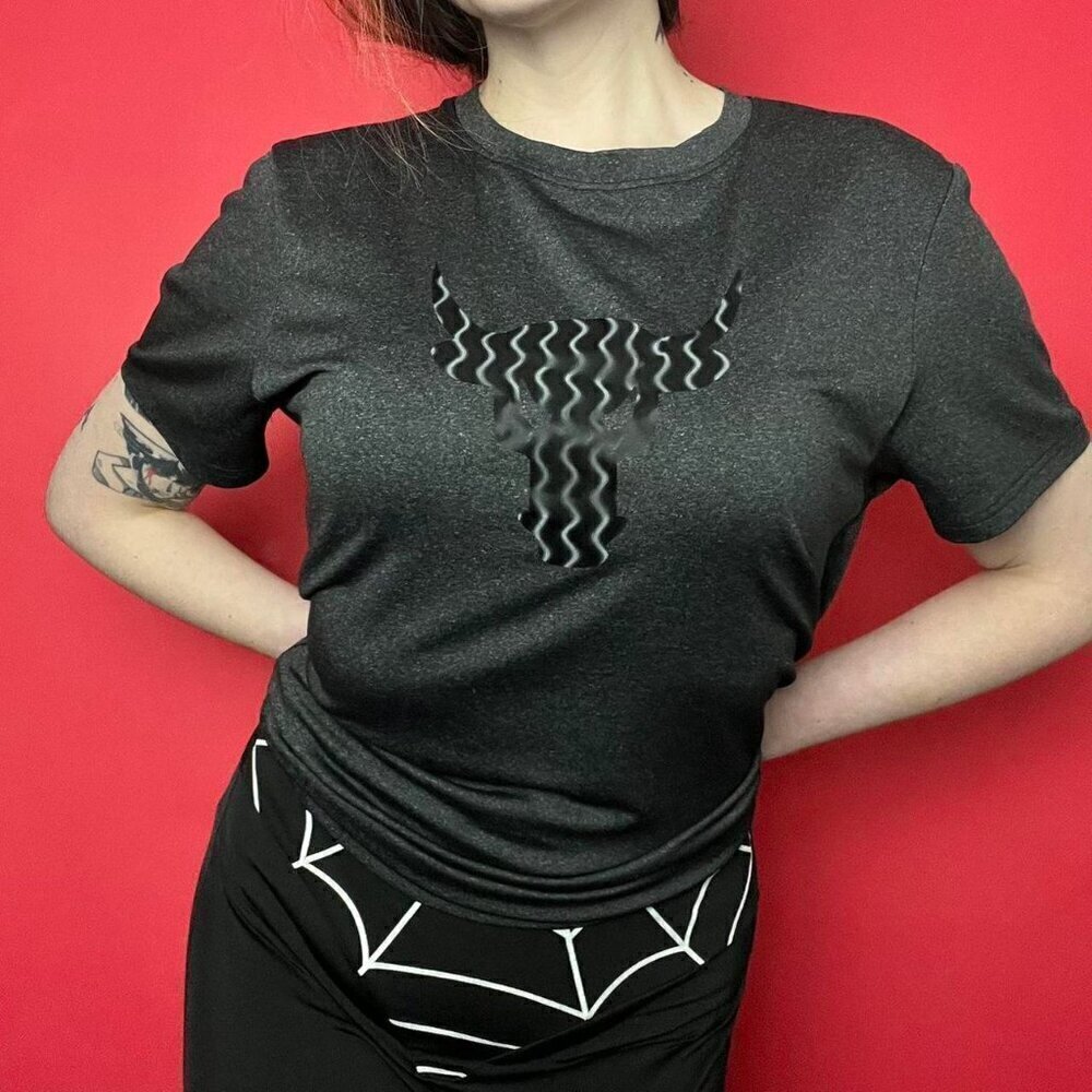 SHEIN / Grey bull tee shirt 🩶🩶